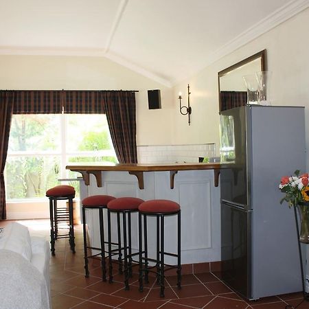Camelot In Constantia Bed & Breakfast Cape Town Luaran gambar
